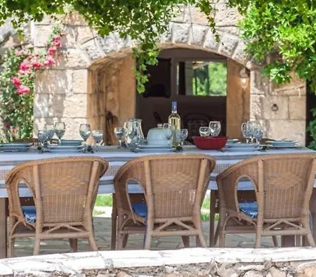 Rural Forest With Private Pool Near Dubrovnik 빌라 *