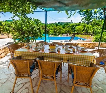Rural Forest With Private Pool Near Dubrovnik 빌라